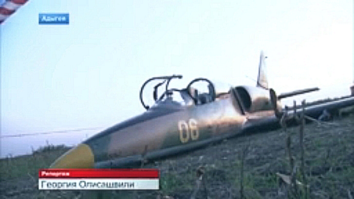 Музыкальный видеоклип Курсант Краснодарского училища посадил самолет с двигателем, отказавшим на взлете из-за птицы.  