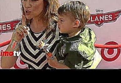 Alyssa Milano с сыном Майло на премьере мультика "Самолеты" 5 августа 2013 