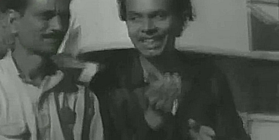 Музыкальный видеоклип Yeh Hai Bombay Meri Jaan - Johnny Walker, Mohd Rafi, Geeta Dutt, CID Song  