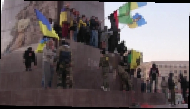 Музыкальный видеоклип Памятник Ленину ультрас долбит отбойником 