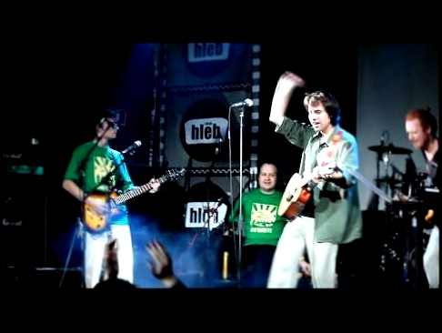 Музыкальный видеоклип The Dartz - Гитара, голос, барабаны (Live in Moscow, Hleb, 04.12.2011) 