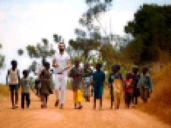 Музыкальный видеоклип Верю - не верю: Уганда 
