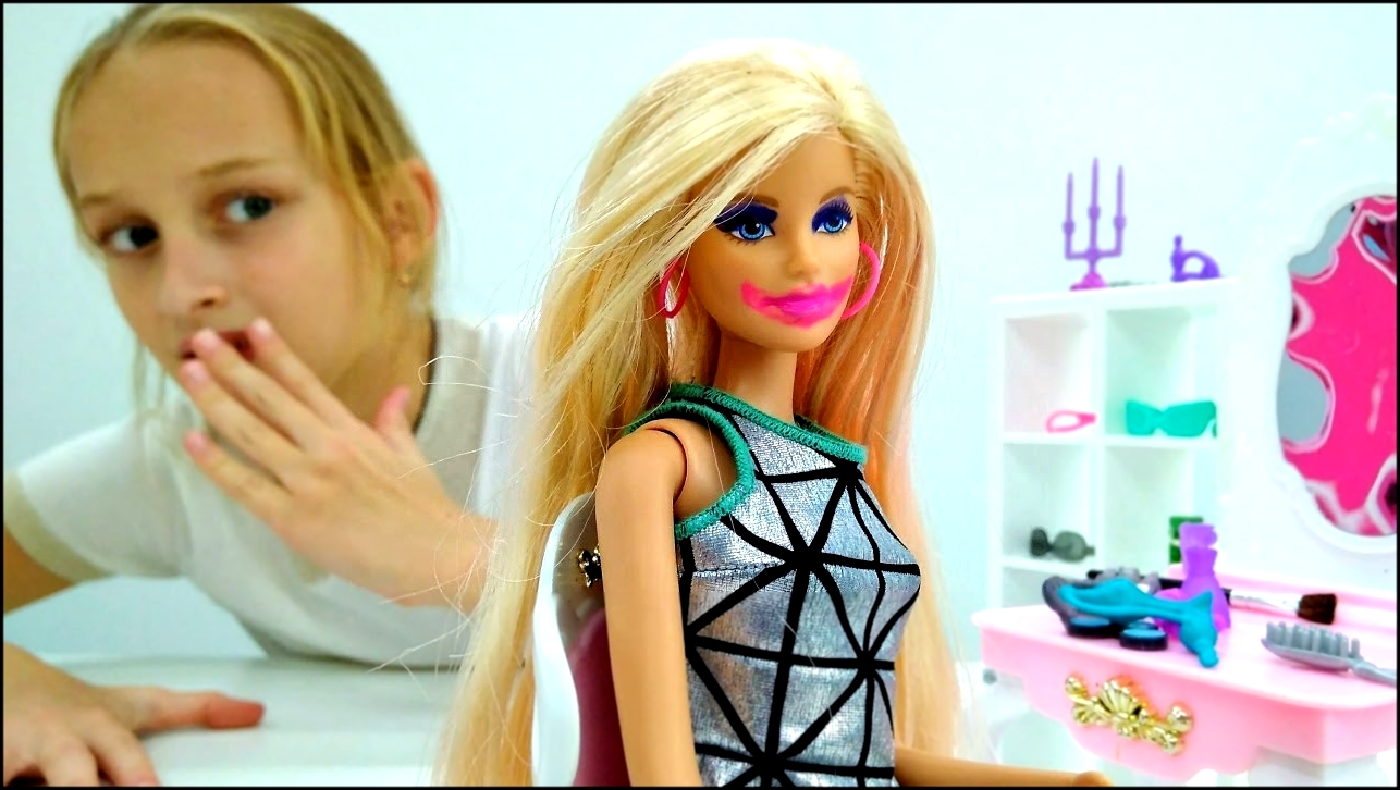 Игры #Барби: #лучшаяподружкаВаря делает макияж для Barbie! Игры куклы. Видео для девочек 